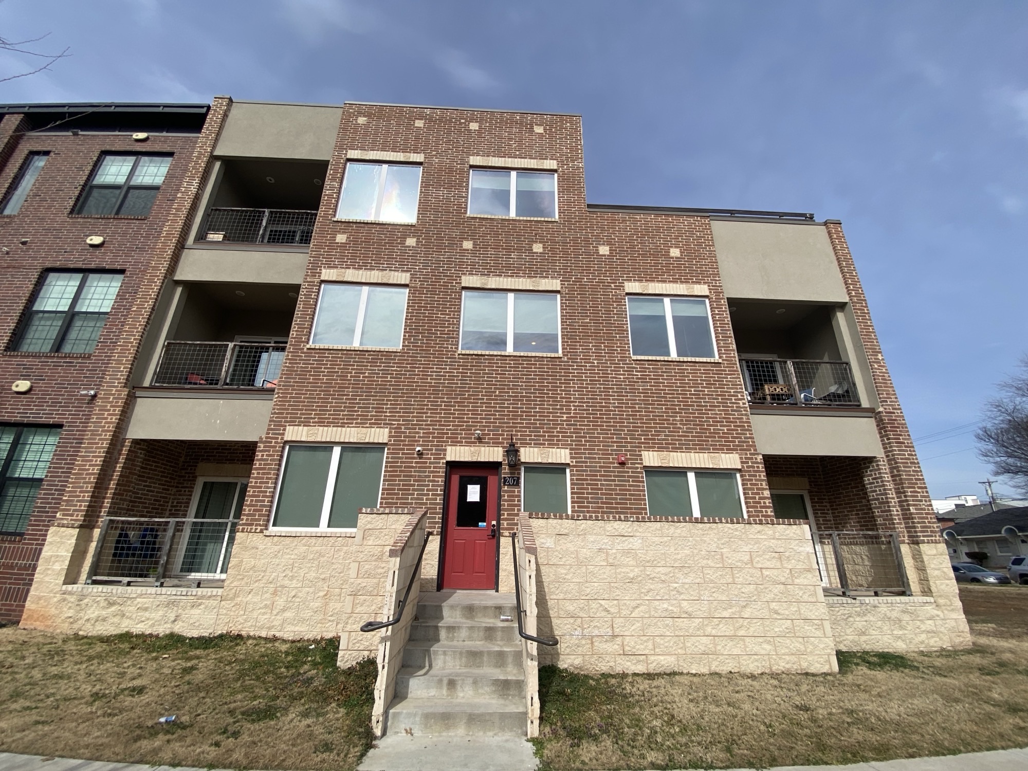 207 West Apache Street - 0