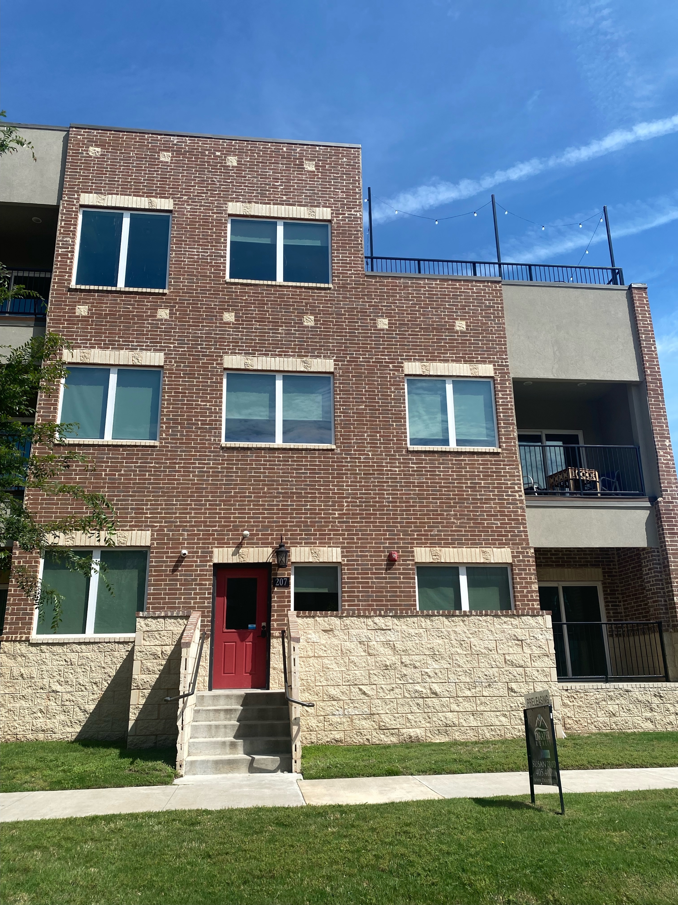 207 West Apache Street - 0